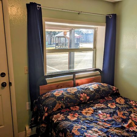 Howard City Tour Inn Motel المظهر الخارجي الصورة