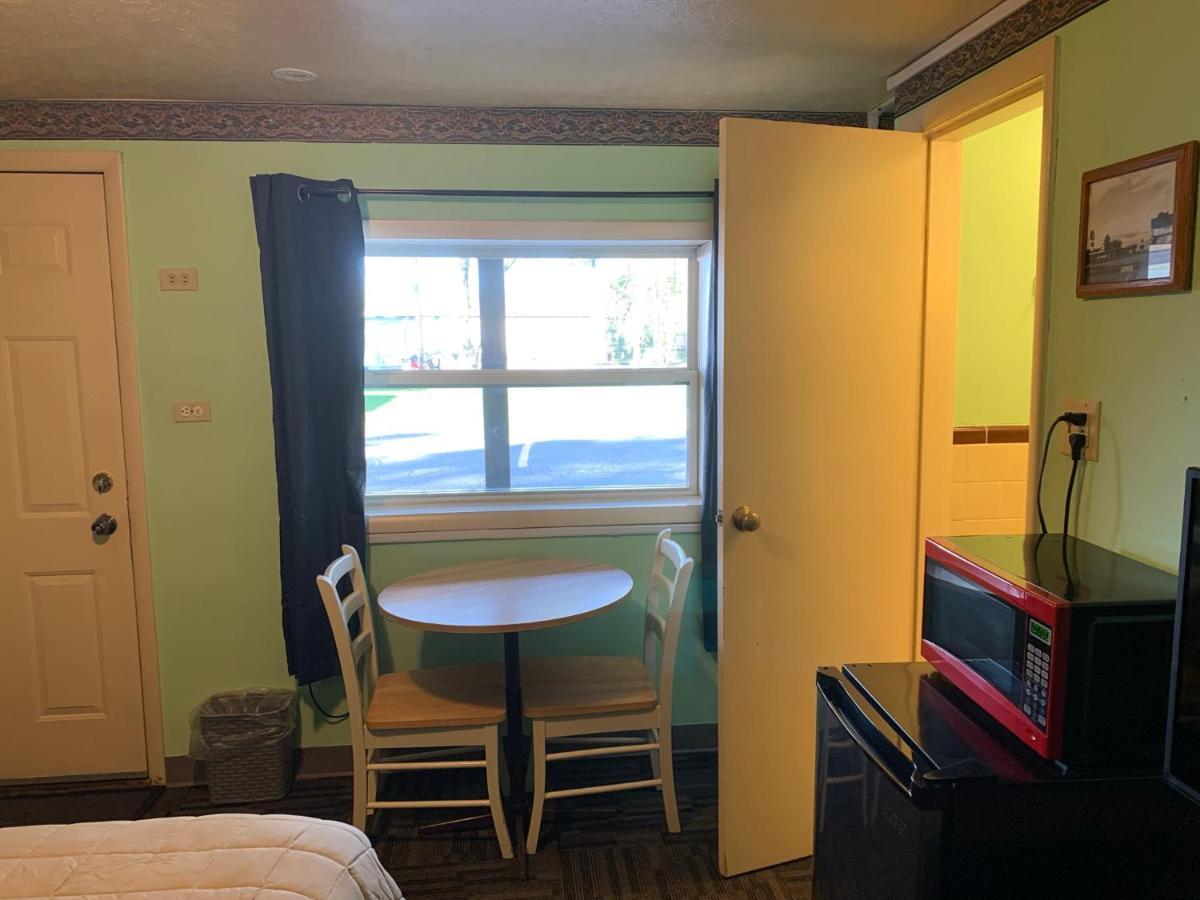 Howard City Tour Inn Motel المظهر الخارجي الصورة